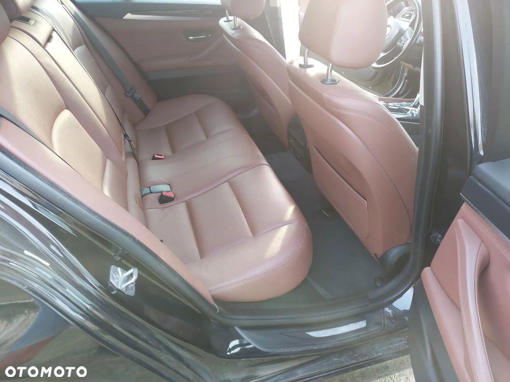 BMW Seria 5 520d xDrive Luxury Line - 22