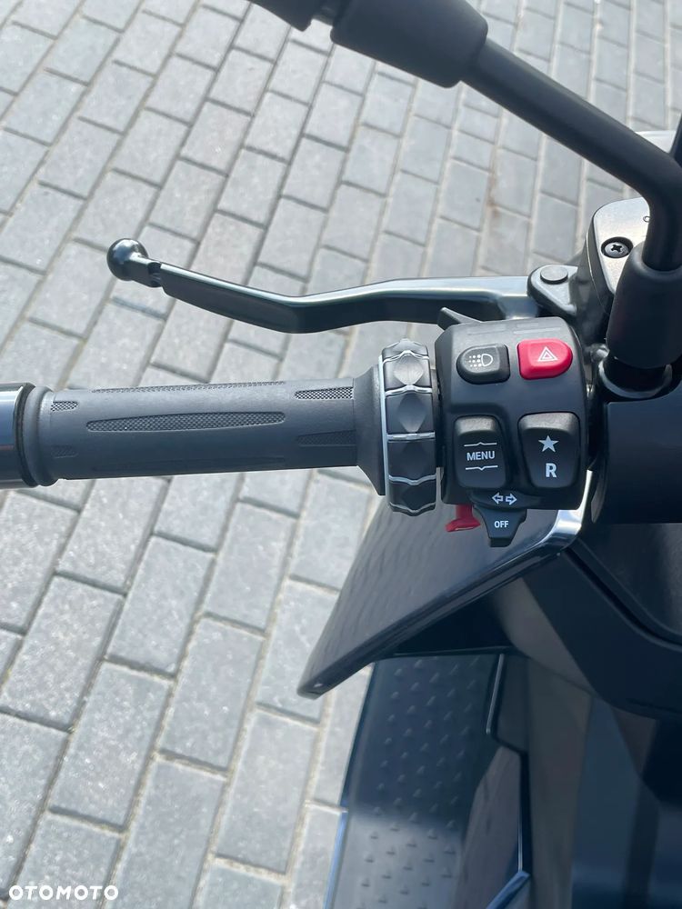 BMW CE 04 - 15