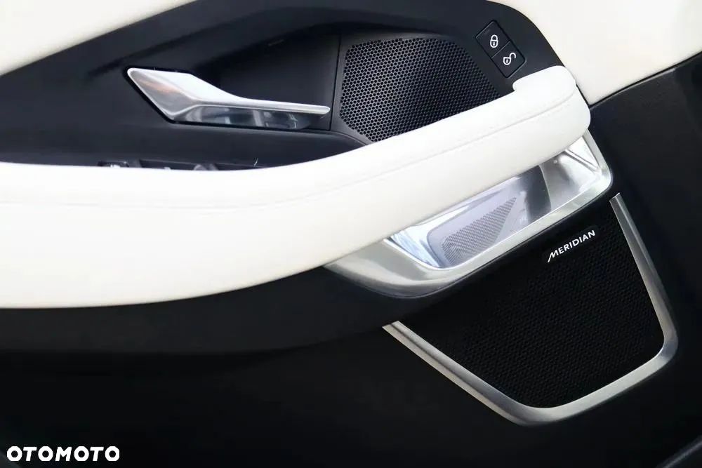 Jaguar E-Pace P300 AWD R-Dynamic SE - 19