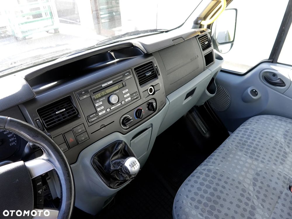 Ford Transit - 12