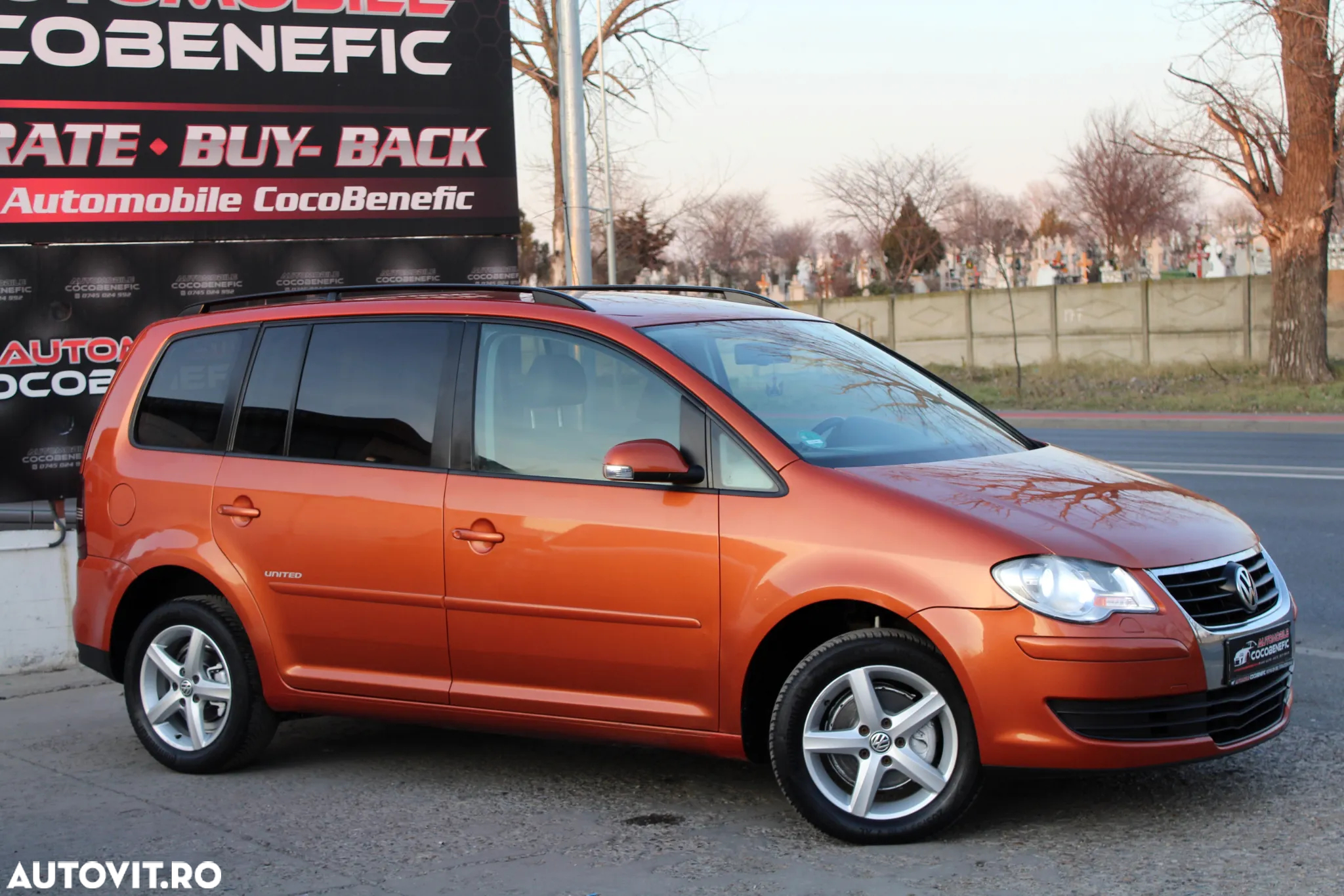 Volkswagen Touran 2.0 TDI DPF DSG United - 4