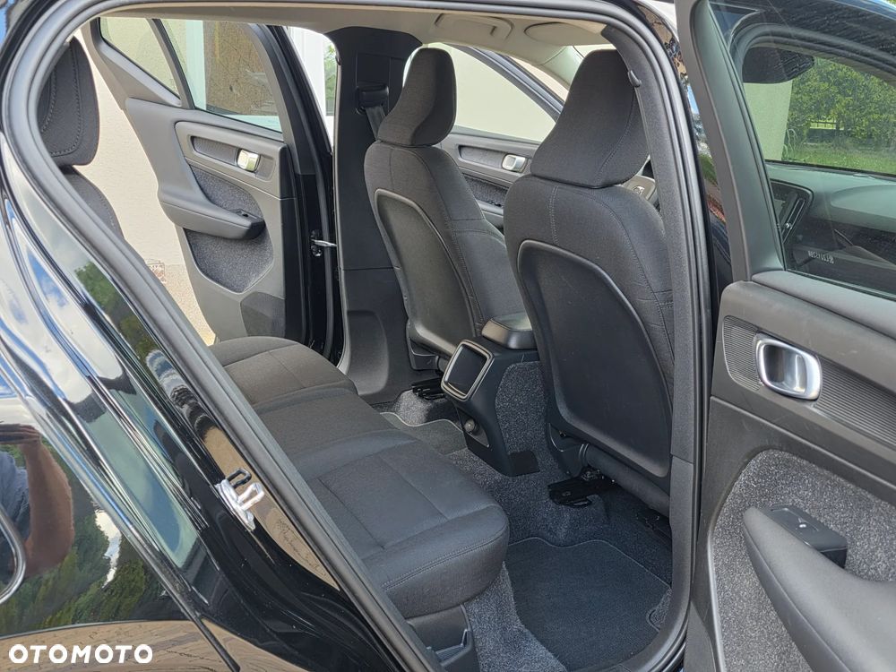 Volvo XC 40 D3 AWD Momentum - 32
