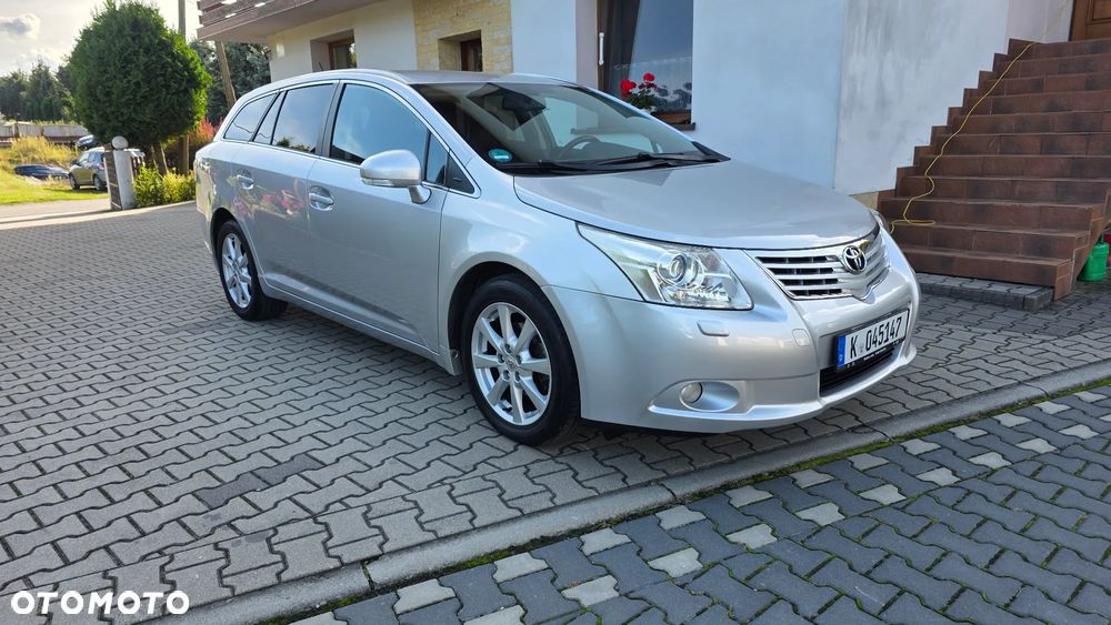 Toyota Avensis 2.0 Executive - 1