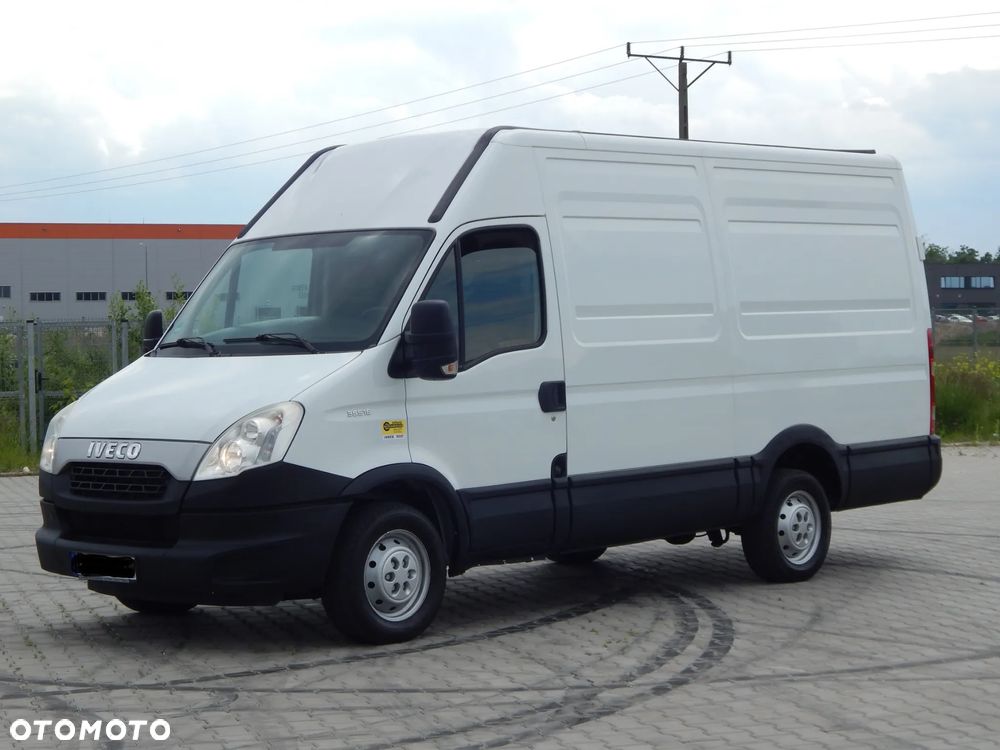 Iveco DAILY 35S15 2,3HPI L2H2 LIFT - 40