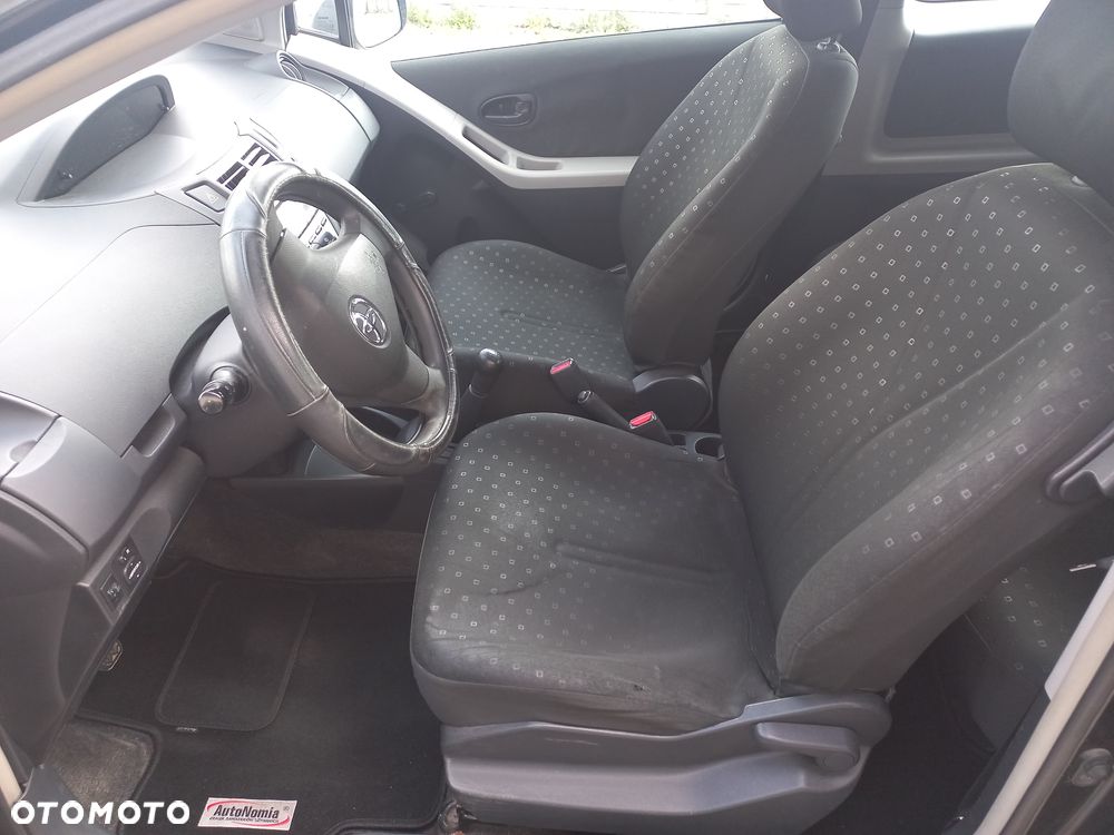 Toyota Yaris 1.0 Luna A/C - 22