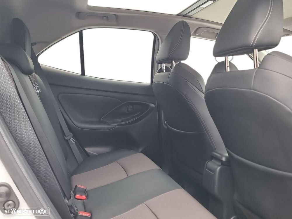 Toyota Yaris Cross 1.5 HDF Luxury - 8
