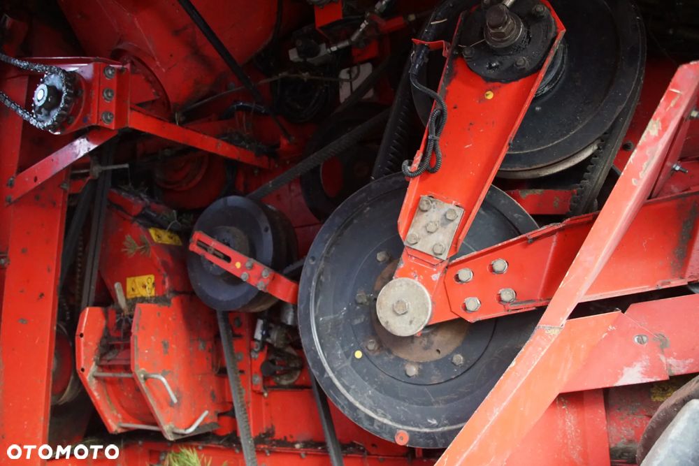 Kombajn na części - Massey Ferguson MF 36 7.6 220 KM 612 DSL 1997R Silnik Skrzynia Kabina Lampa Lusterko Schody Koło Deska Kokpit Sterownik Moduł Czujnik Kierownica Fotel - 19
