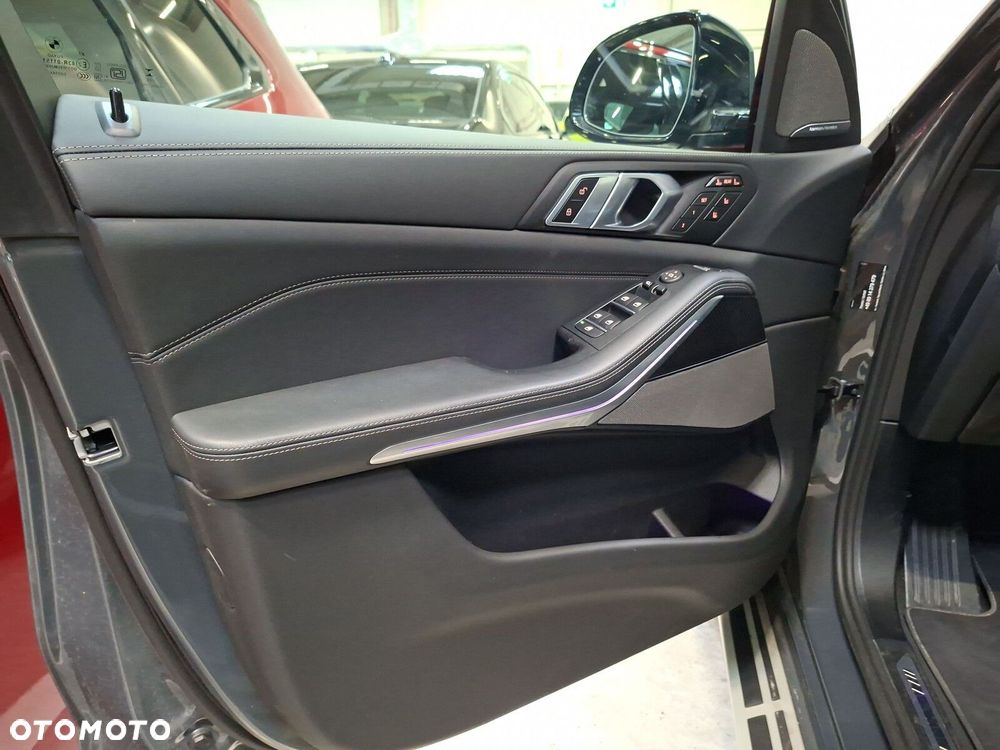 BMW X7 - 12