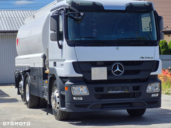 Mercedes-Benz AUTOCYSTERNA ACTROS 410 V6
