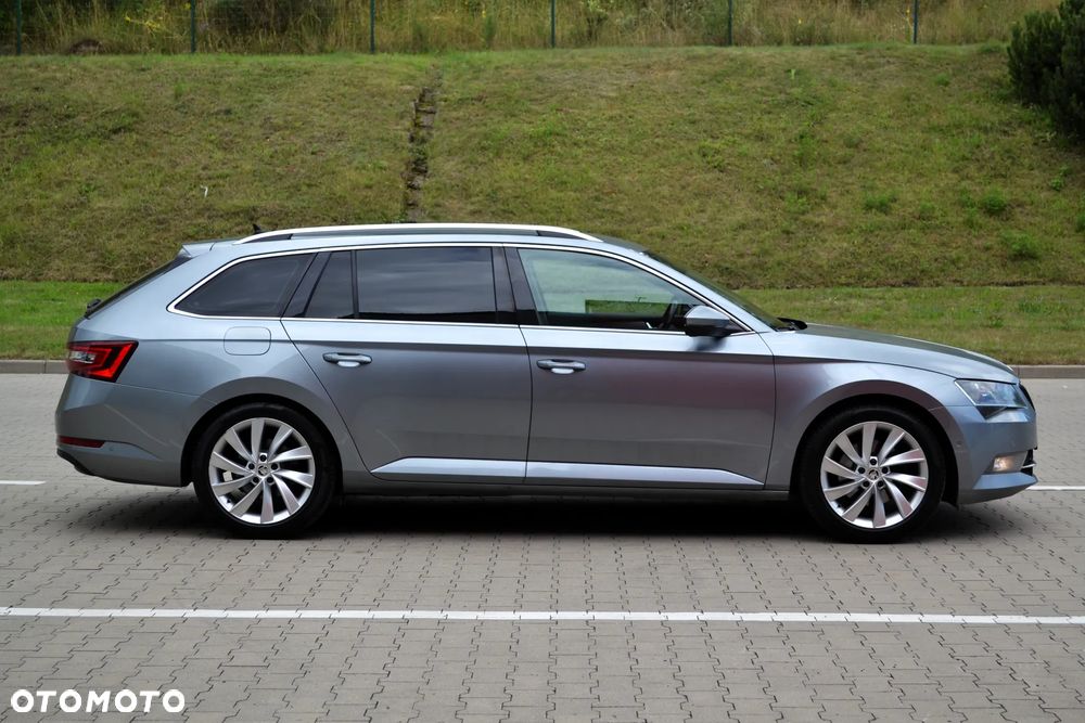 Skoda Superb 2.0 TDI Sportline DSG - 28