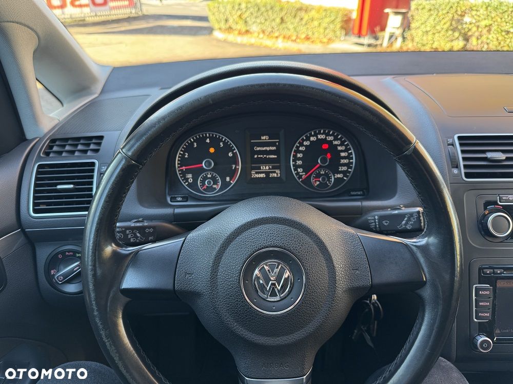 Volkswagen Touran 1.4 TSI Cross - 12