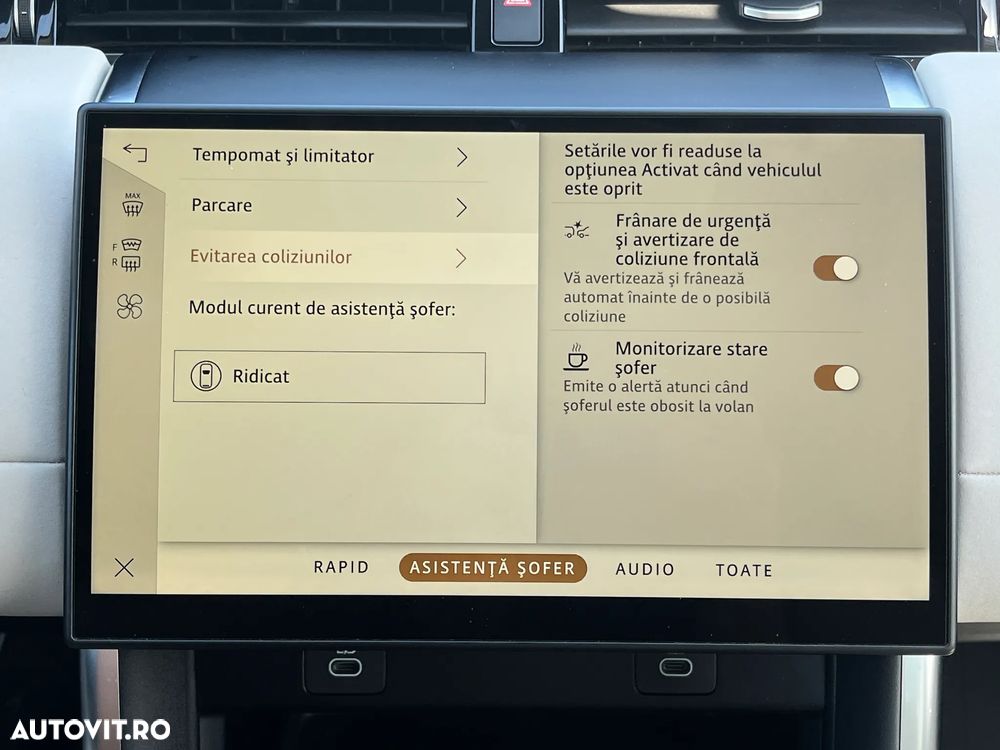 Land Rover Discovery Sport 2.0 D200 MHEV Dynamic HSE - 30