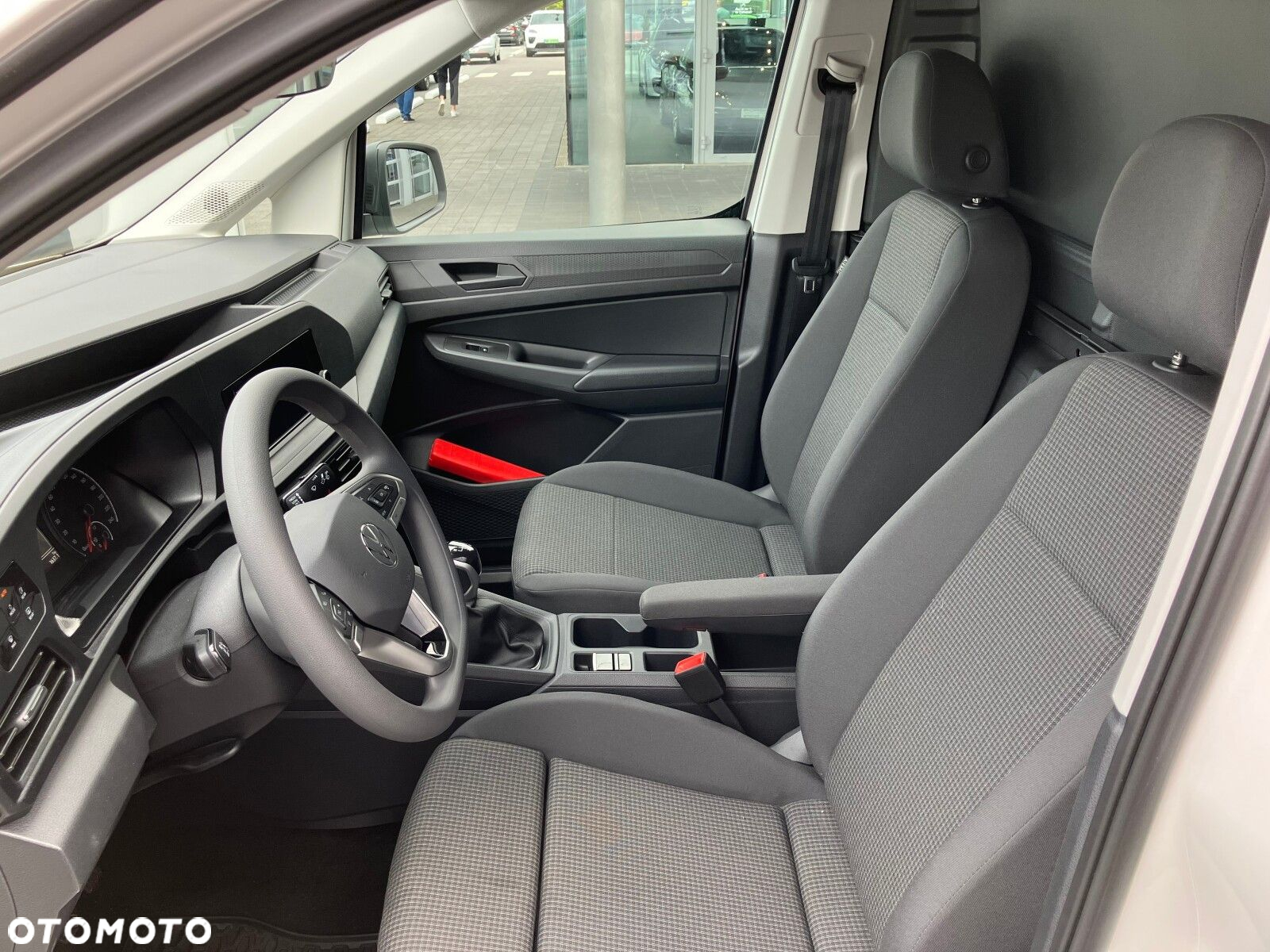 Volkswagen Caddy Caddy  silnik: 2,0 l TDI EU6 SCR  75 kW skrzynia biegów: manualna 6 -biegowa rozstaw osi: 2755 mm - 23