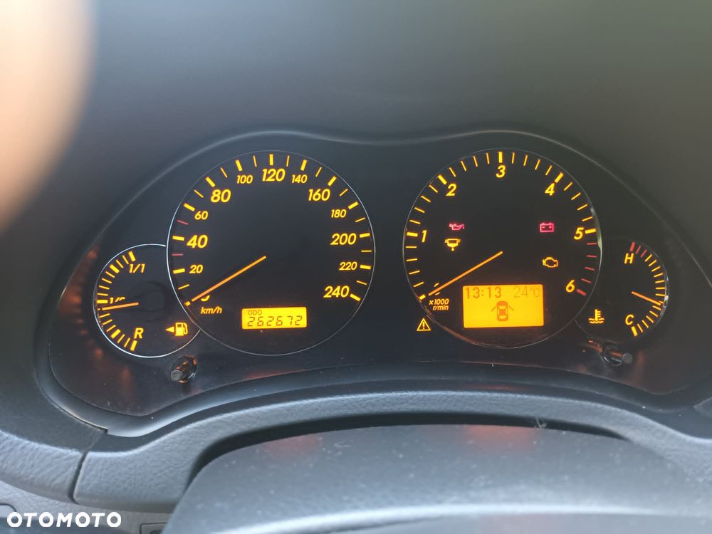 Toyota Avensis 2.0 D-4D Executive - 9
