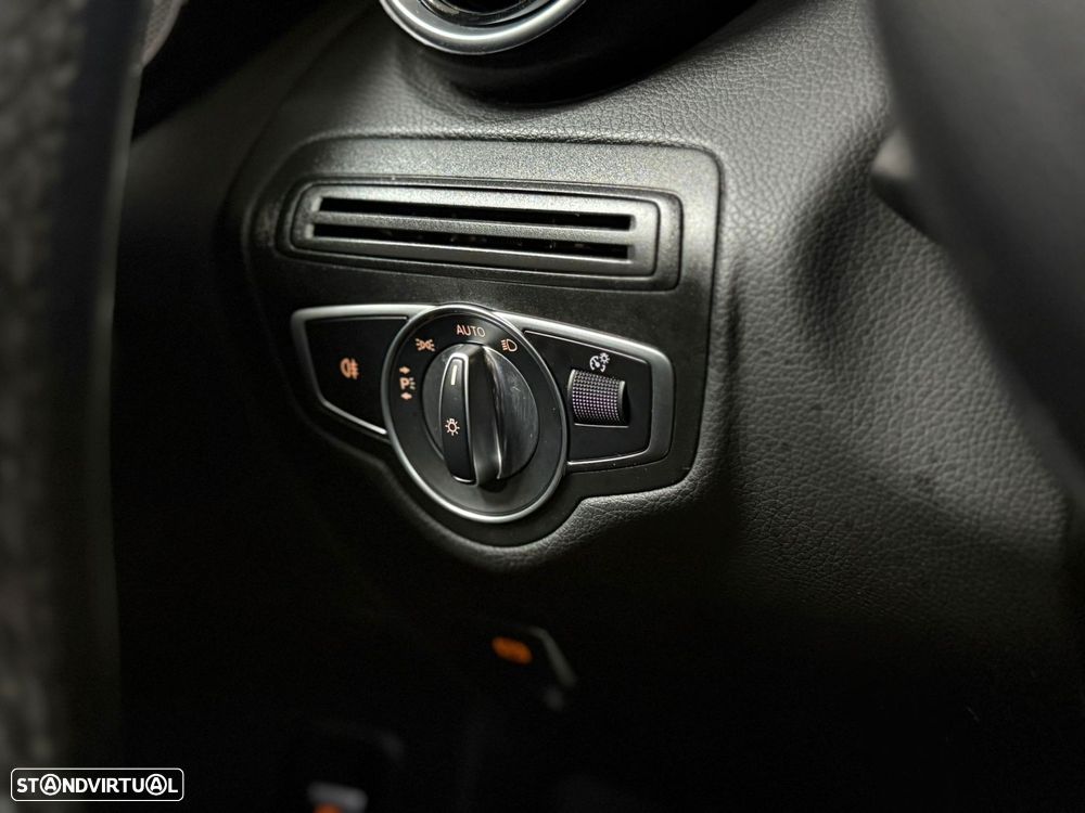 Mercedes-Benz GLC 300 de Coupe 4Matic 9G-TRONIC AMG Line Plus - 24