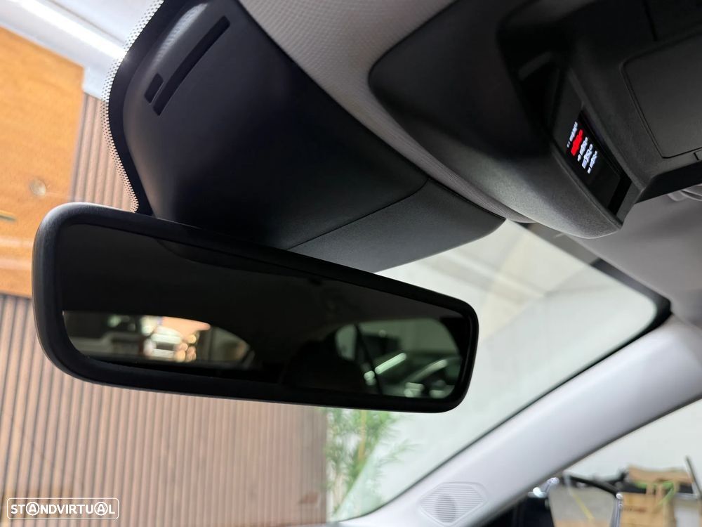 Peugeot 408 225 e-EAT8 Allure - 36