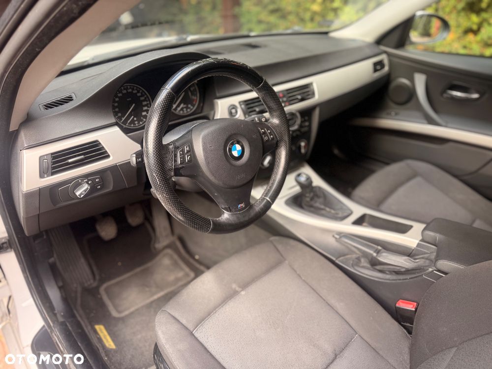 BMW Seria 3 320i - 7