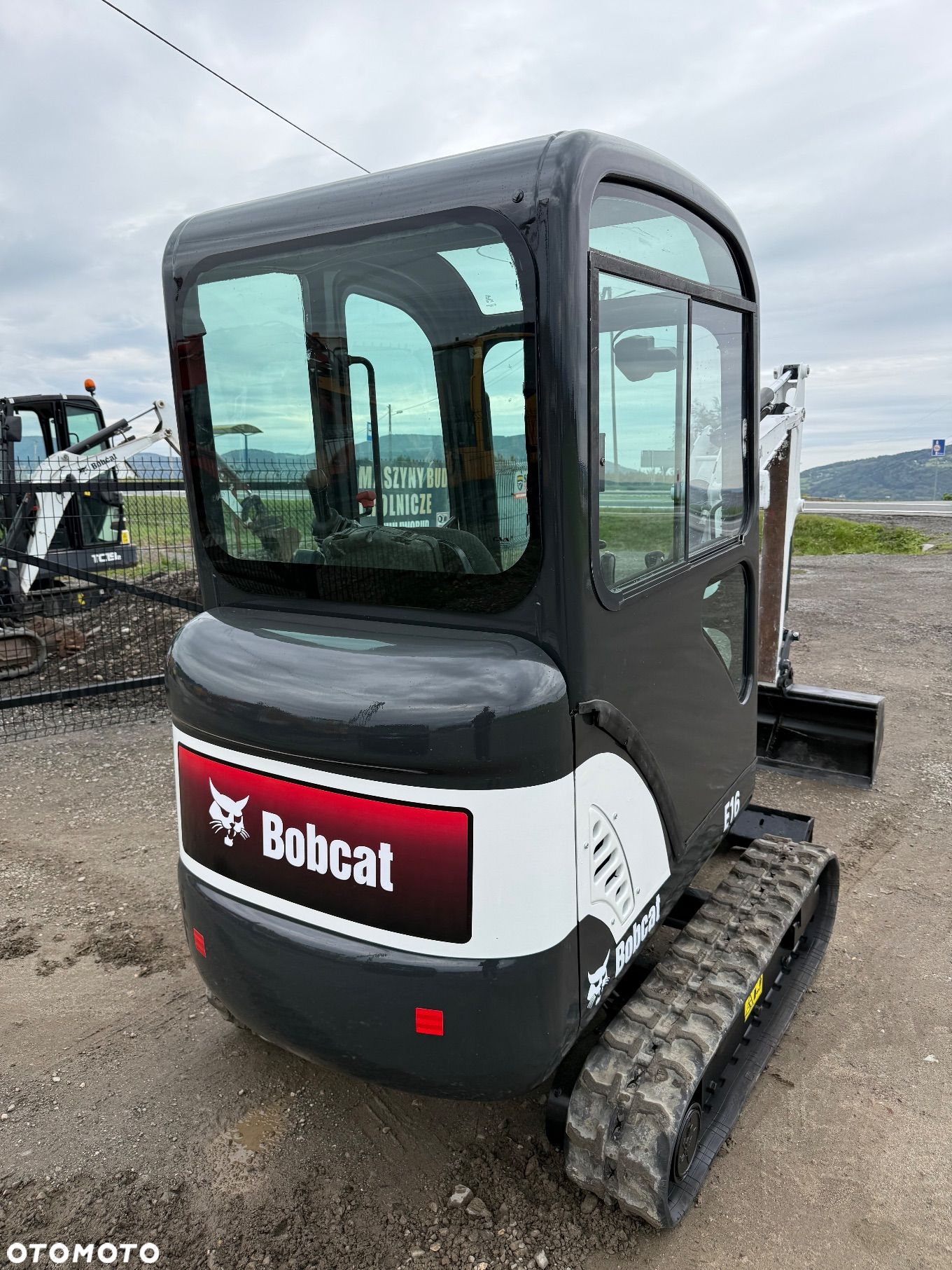 Bobcat E16 - 1