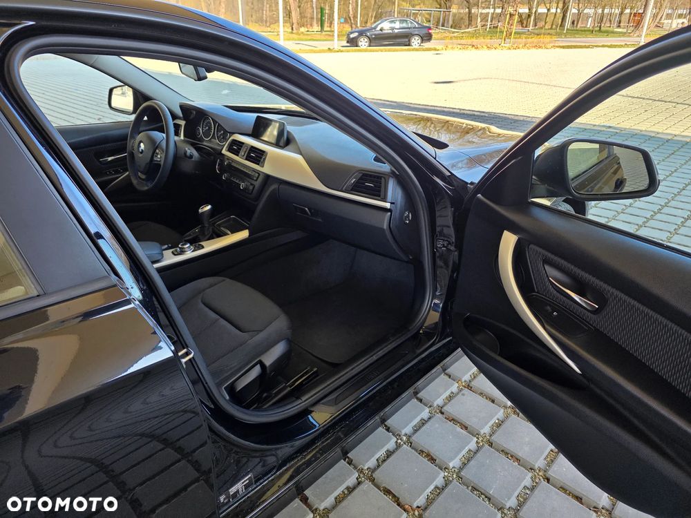 BMW Seria 3 318d DPF Edition Lifestyle - 10