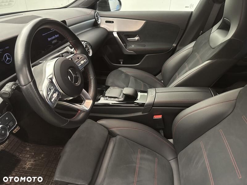Mercedes-Benz CLA 250 4-Matic AMG Line 7G-DCT - 11