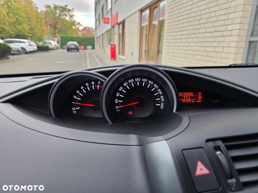 Toyota Verso - 32