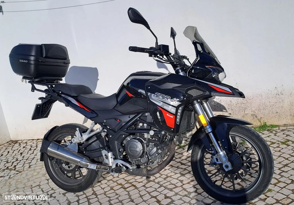Benelli TRK 251 - 5