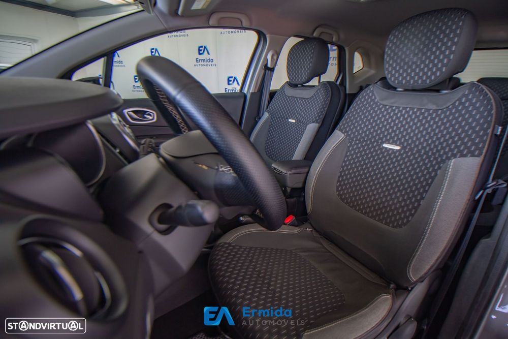 Renault Captur - 24