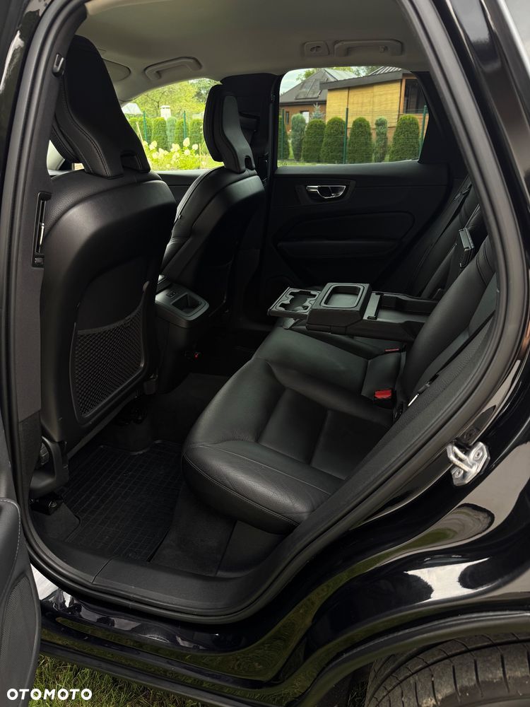 Volvo XC 60 D4 AWD Momentum - 9