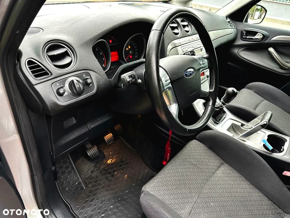 Ford S-Max 2.0 Titanium - 13