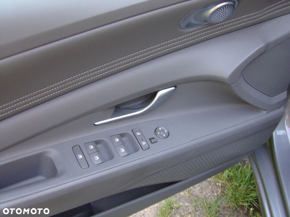 Hyundai Elantra 1.6 Smart - 24