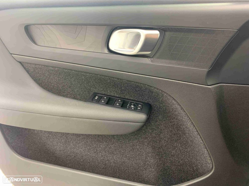 Volvo XC 40 1.5 T4 PHEV Core - 11