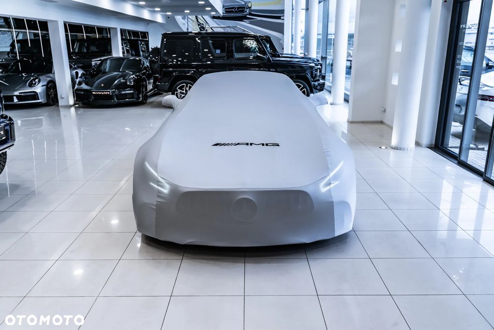 Mercedes-Benz AMG GT R - 22