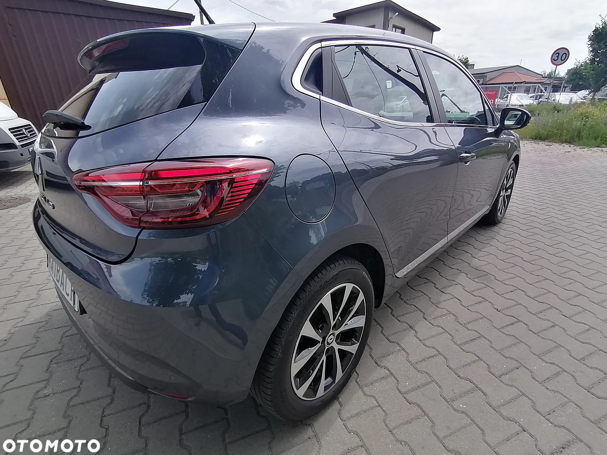 Renault Clio TCe 90 TECHNO - 8