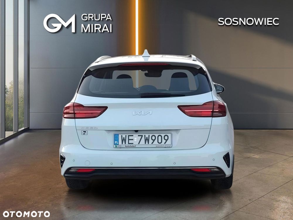 Kia Ceed - 4