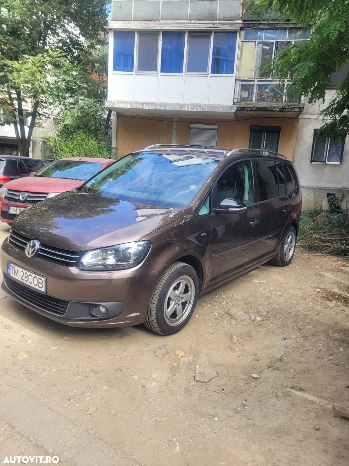 Volkswagen Touran 2.0 TDI DPF BlueMotion Technology DSG Comfortline - 3