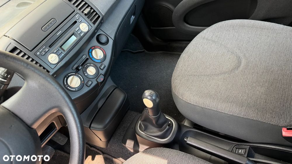 Nissan Micra - 4
