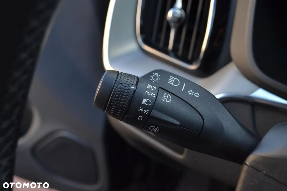 Volvo XC 60 B4 D Plus Bright - 33