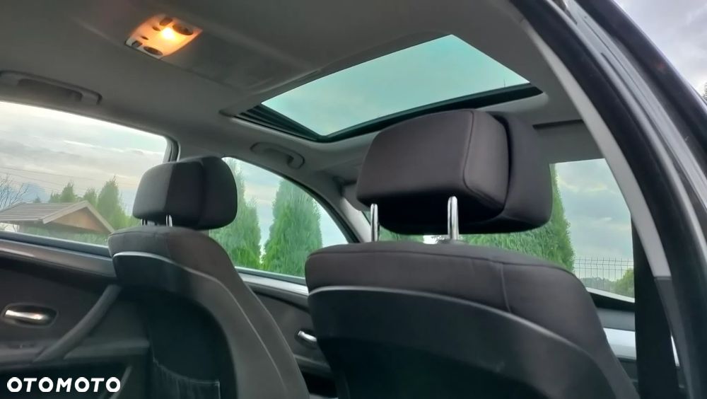 BMW Seria 5 520d Edition Sport - 9