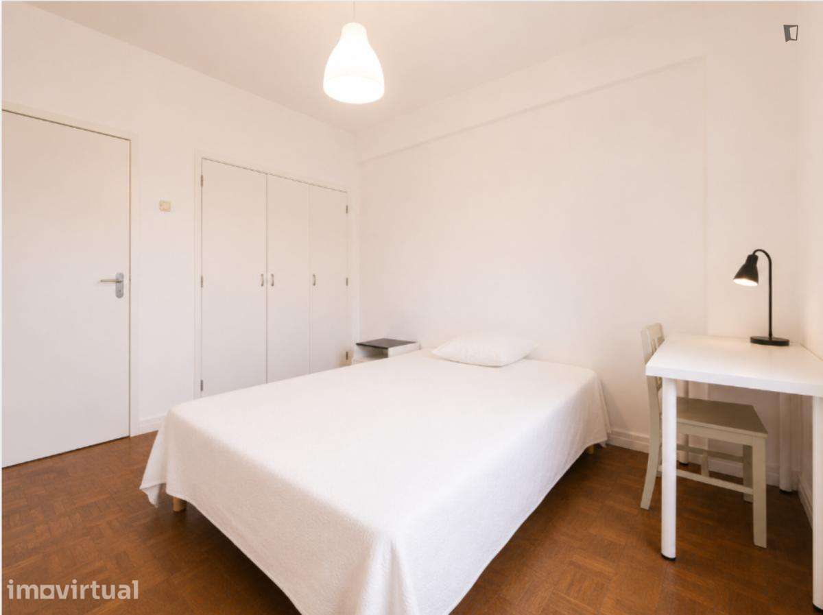 Quarto - localizado em Estrela Lisbon - Grande imagem: 5/15