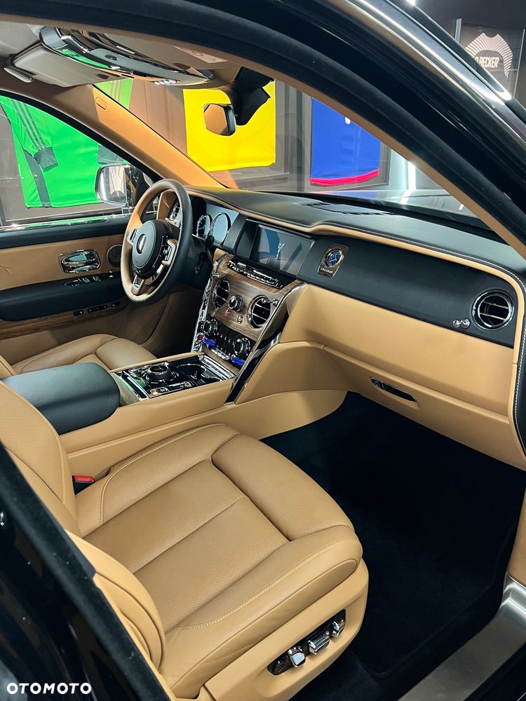 Rolls-Royce Cullinan - 6