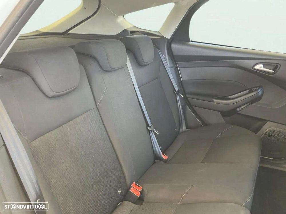 Ford Focus 1.5 TDCi EcoBlue ST-Line - 16