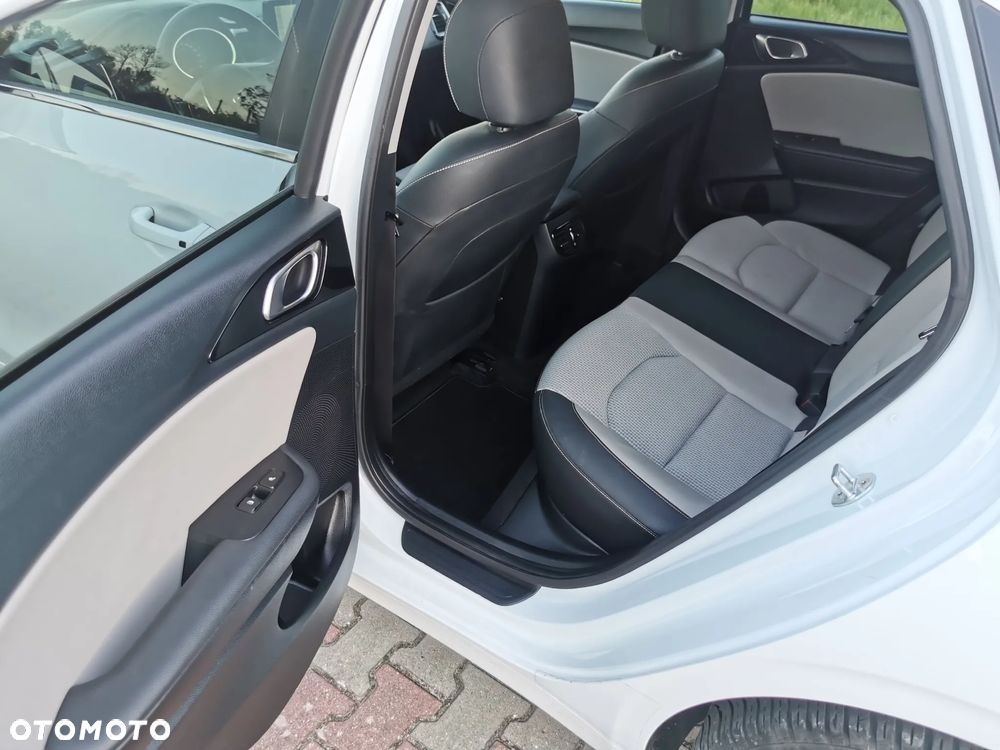 Kia Ceed 1.4 T-GDI OPF Spirit - 16