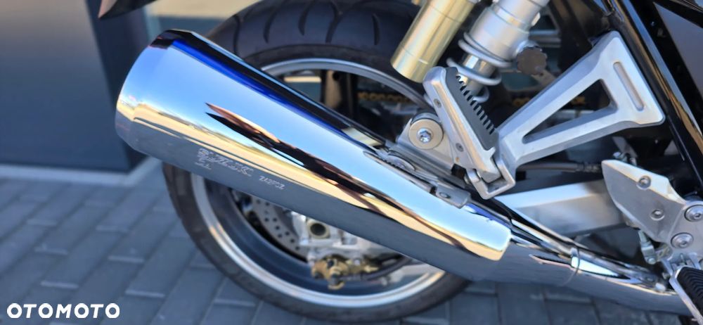 Suzuki GSX - 22