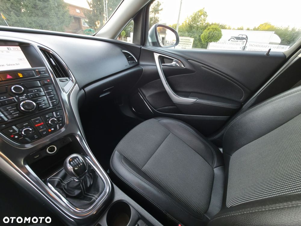 Opel Astra 1.6 Turbo Cosmo - 19