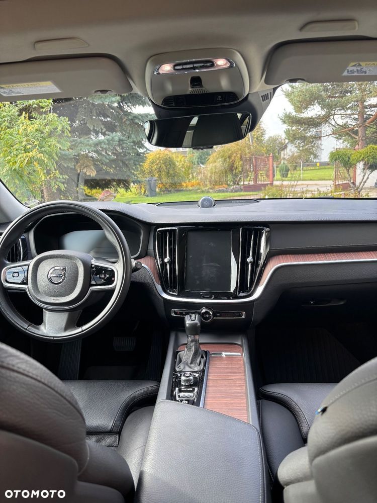 Volvo V60 Cross Country T5 AWD Geartronic - 23