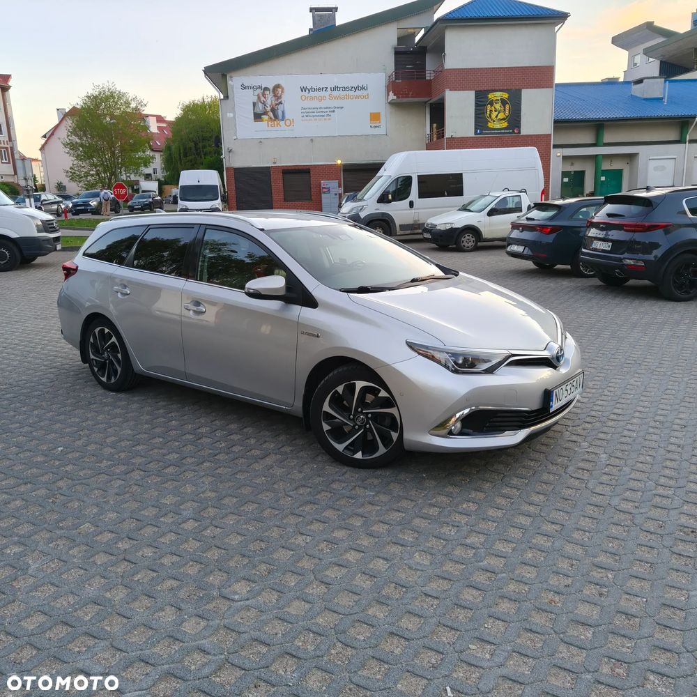 Toyota Auris Hybrid 135 Prestige - 34