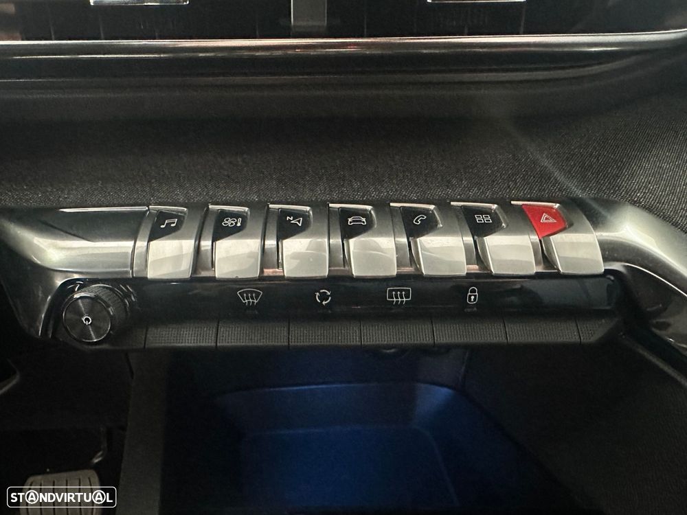 Peugeot 5008 1.5 BlueHDi Allure EAT8 - 17