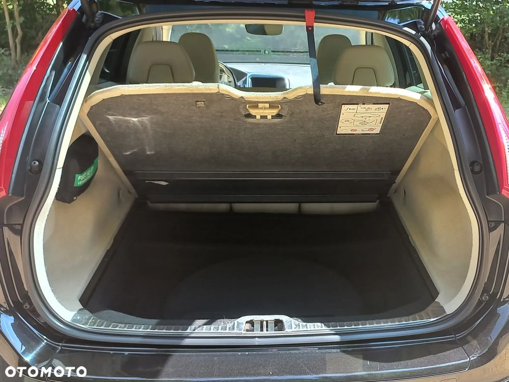 Volvo XC 60 D3 Drive-E Momentum - 19
