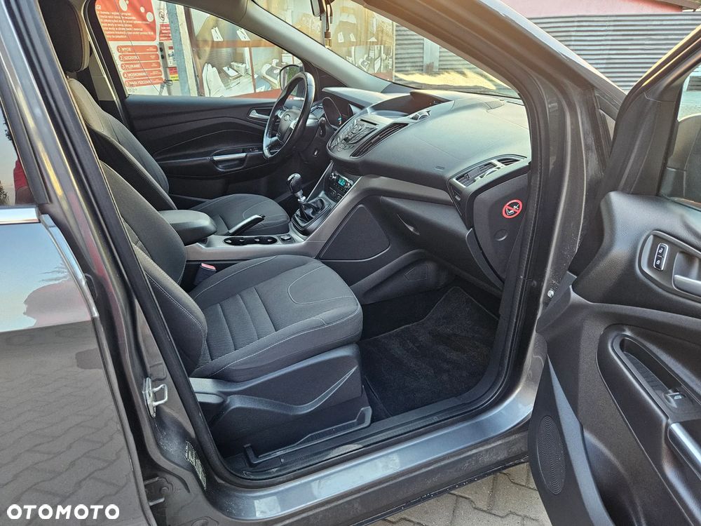 Ford Kuga - 27