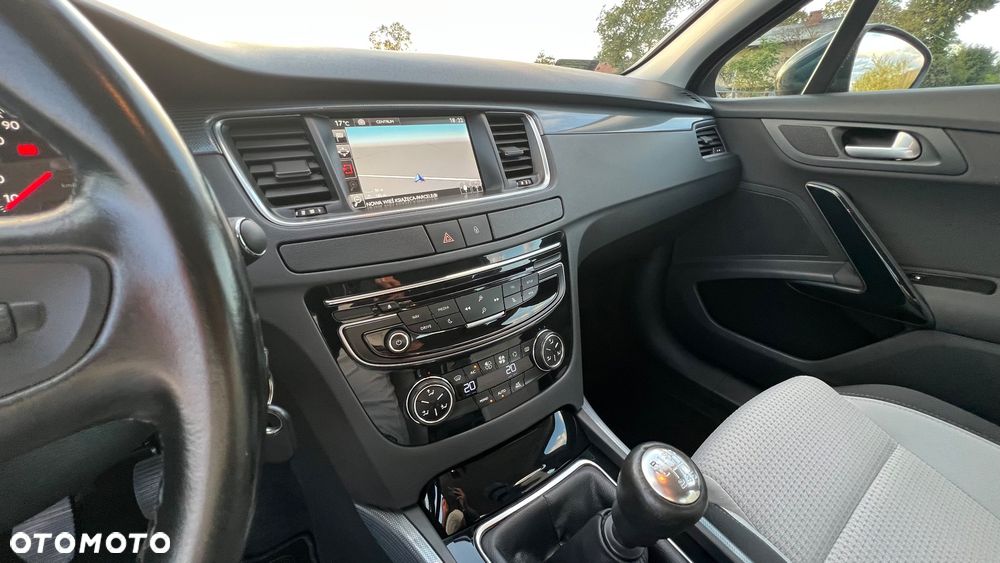 Peugeot 508 1.6 e-THP Allure S&S - 32